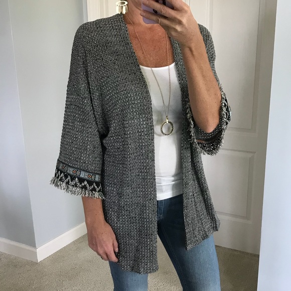 ❤️1 Large❤️Grey Open Cardi with Sleeve Detailing - Picture 2 of 6